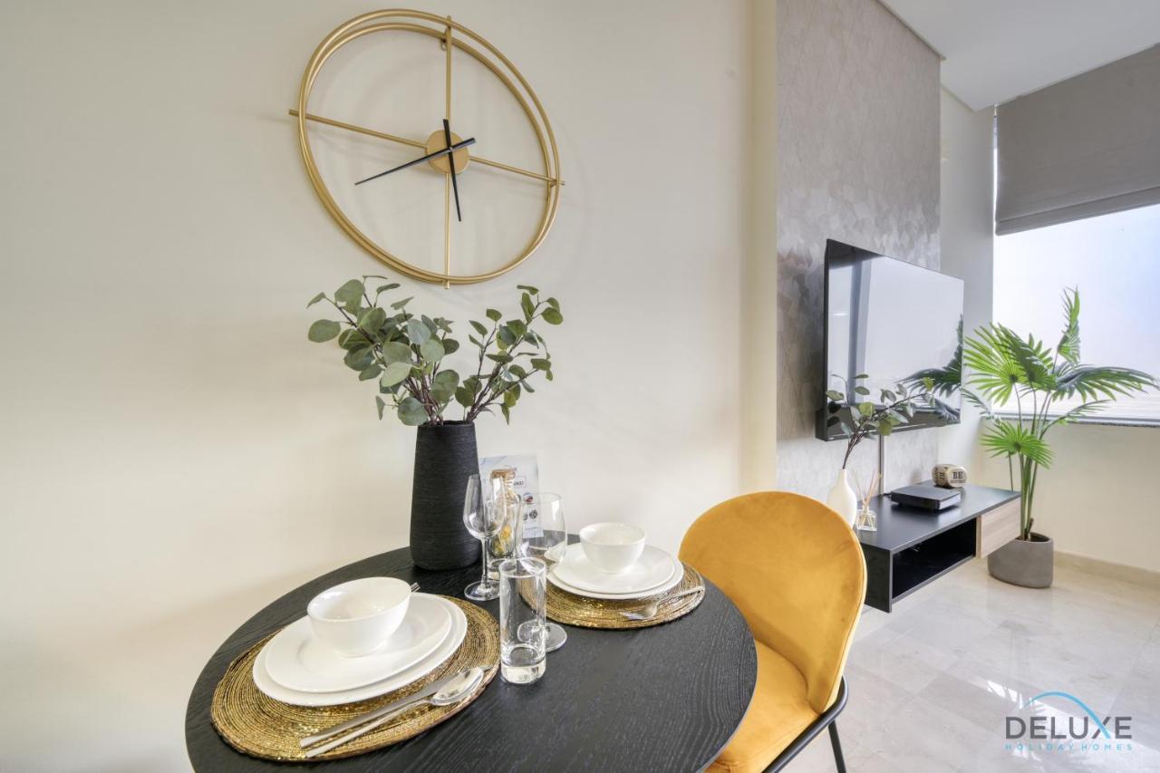 Price Cozy Near To Metro & Prime Location By Deluxe Homes Apartment