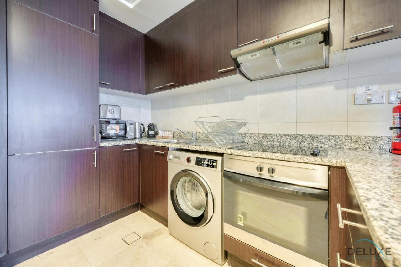 Price Cozy Near To Metro & Prime Location By Deluxe Homes Apartment